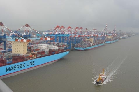  TRANSPORTASI LAUT: China Tolak Aliansi Global, Saham  Maersk Anjlok